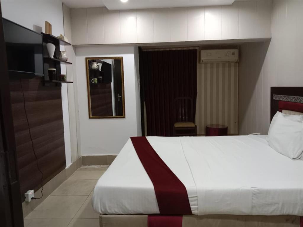 Helen One Hotel Lahor Dış mekan fotoğraf
