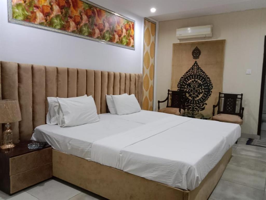 Helen One Hotel Lahor Dış mekan fotoğraf